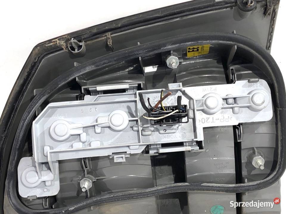 LAMPA LEWY TYŁ OPEL VECTRA C 13157646 Hatchback podkarpackie