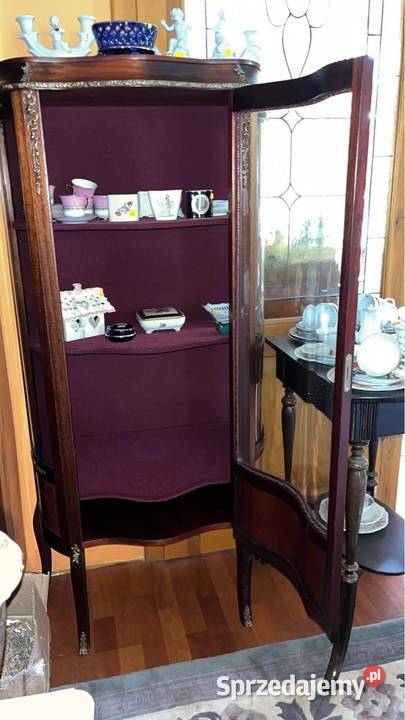 Serwantka Witrynka na porcelanę Figurki Cacuszka pomorskie