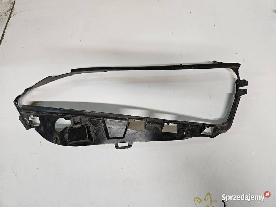 MERCEDES W177 USZCZELKA LAMPY PRAWA PRZÓD Pozostałe Międzychód