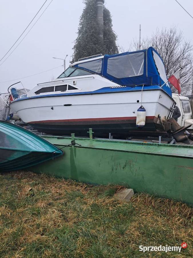 Jacht motorowy Sea Ray 221