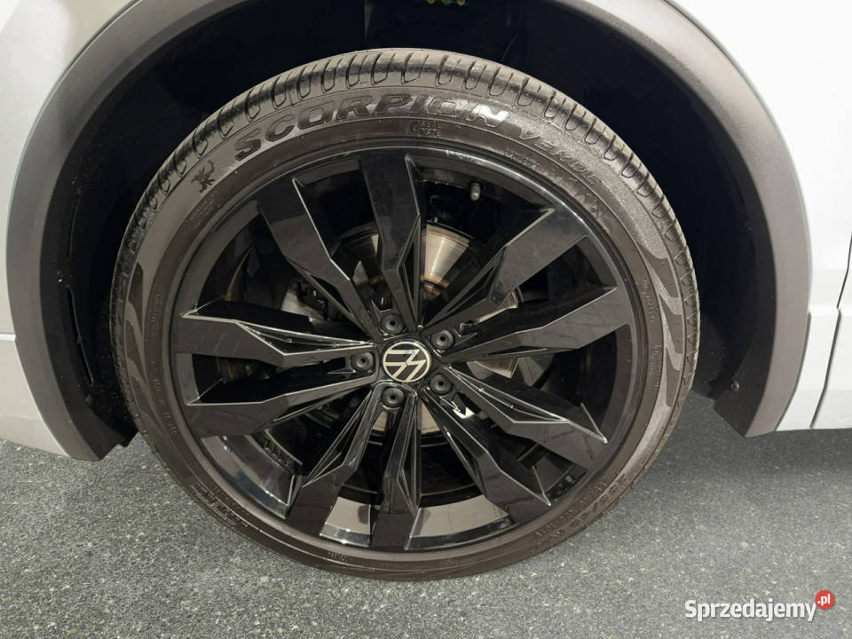 Volkswagen Tiguan Rline 15TSI 150 DSG 2021 r srebrny Myślenice