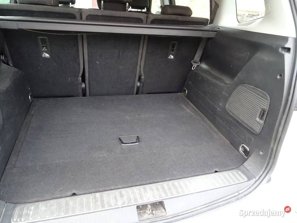 Bagażnik podłoga wykładzina schowki boczek