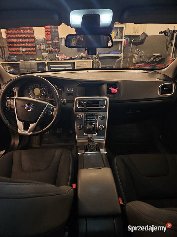 VOLVO V60 16 150 T3 nieuszkodzony Wrocław