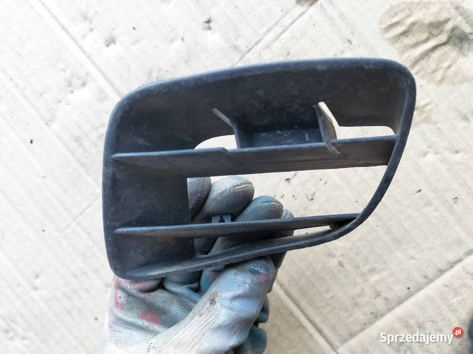 AUDI 80 B3 80B3 893807367 KRATKA PRZEDNIEGO Kamień-Kolonia