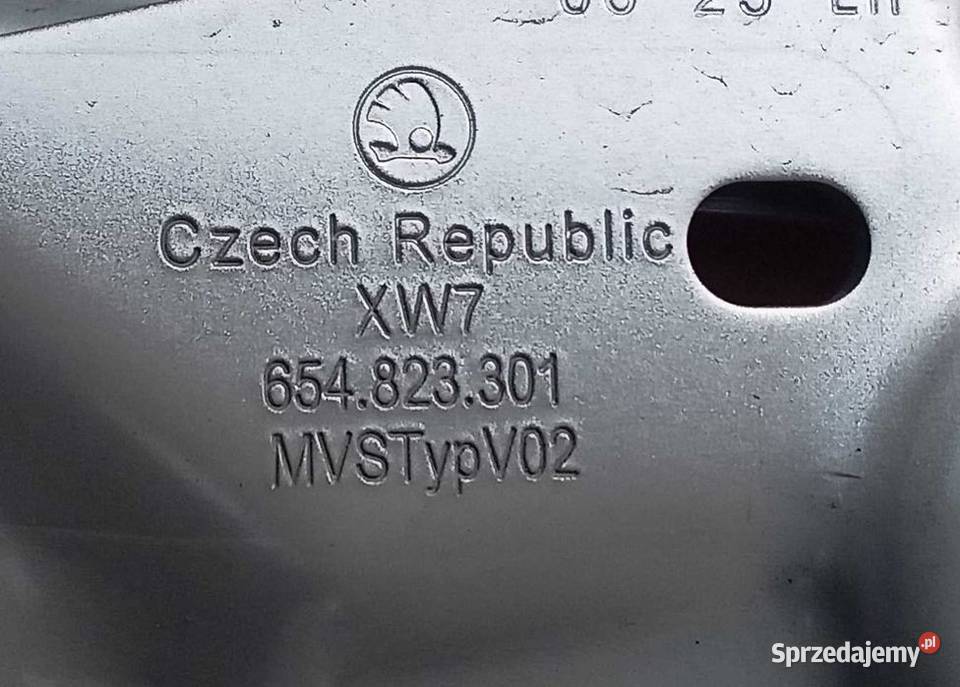 Skoda Kamiq zawiasy pokrywy silnika Przeźmierowo