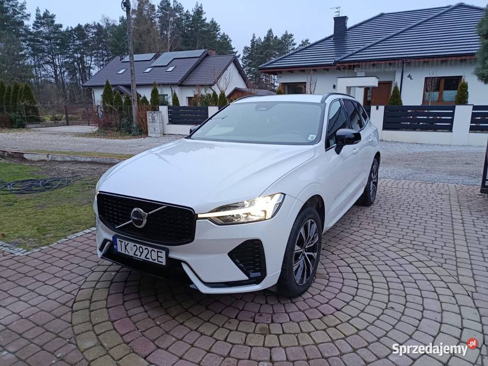 VOLVO XC 60 B4 PLUS DARK 2022 SALON 1 WLAŚCICIEL serwisowany w ASO Kielce sprzedam