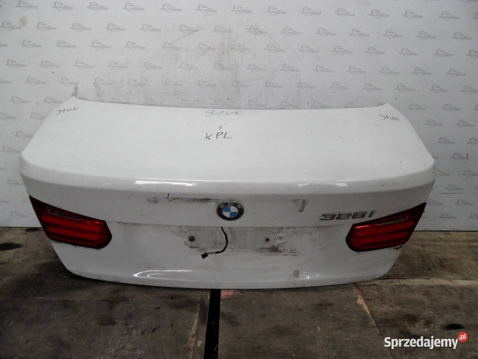 BMW F30 12r klapa tył