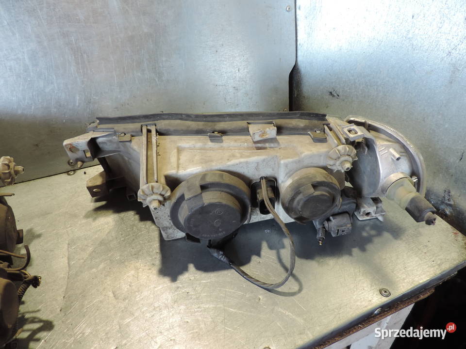 LAMPA PRAWY PRZÓD SKODA OCTAVIA I Lampy przednie Nowy Sącz