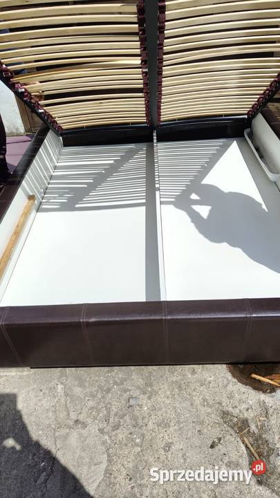 Łoże KOŁO 160x200 tapicerowane łóżko pojemnik na