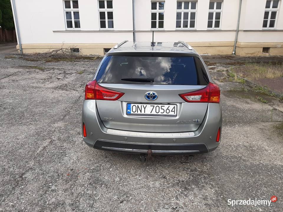 Toyota Auris II 18 2 hybrid kombi wersja presige