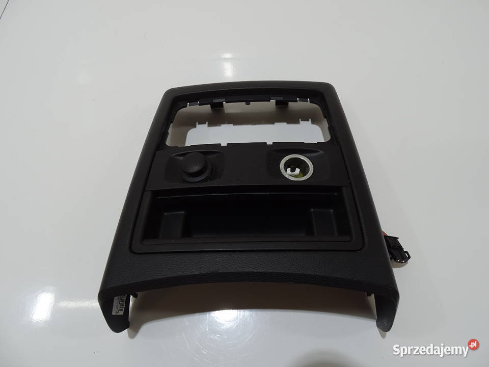KRATKA WENTYLACYJNA BMW E90 E91 LCI 7148760 Strzyżewice sprzedam