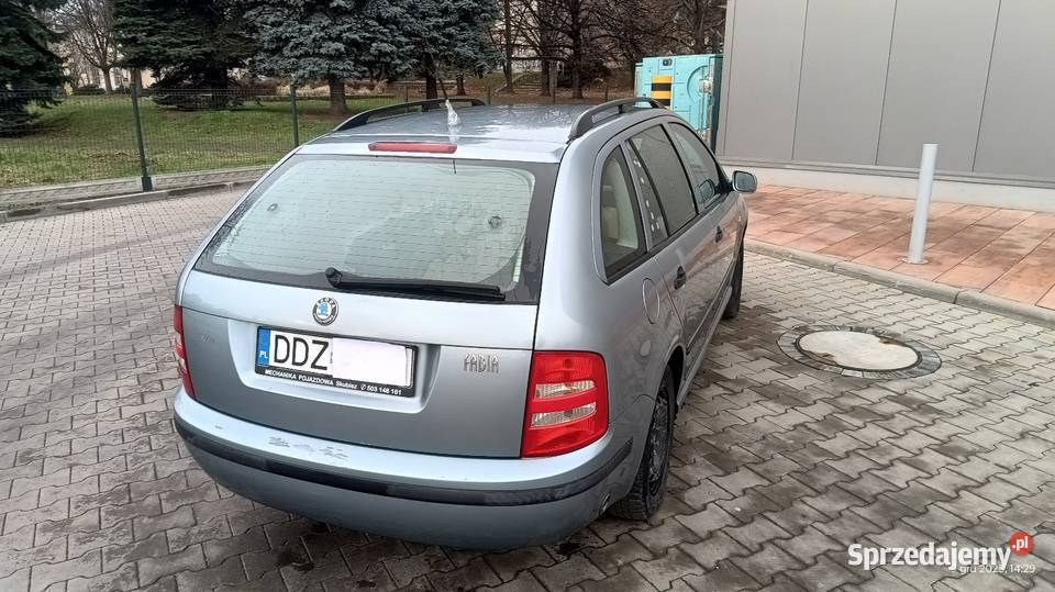 Skoda Fabia 14 16V 75 koni 2003 LPG na 9 lat niebieski dolnośląskie Bielawa sprzedam