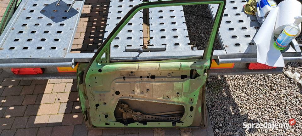 Drzwi prawe przednie Mercedes W123 sedan kombi Luzino