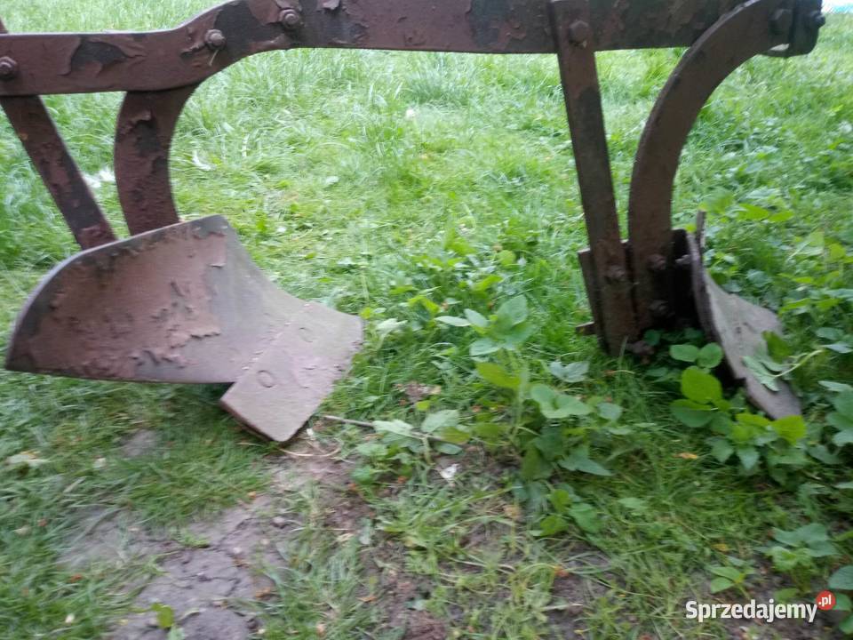 Zabytkowy pług konny dwuskibowy Sejny