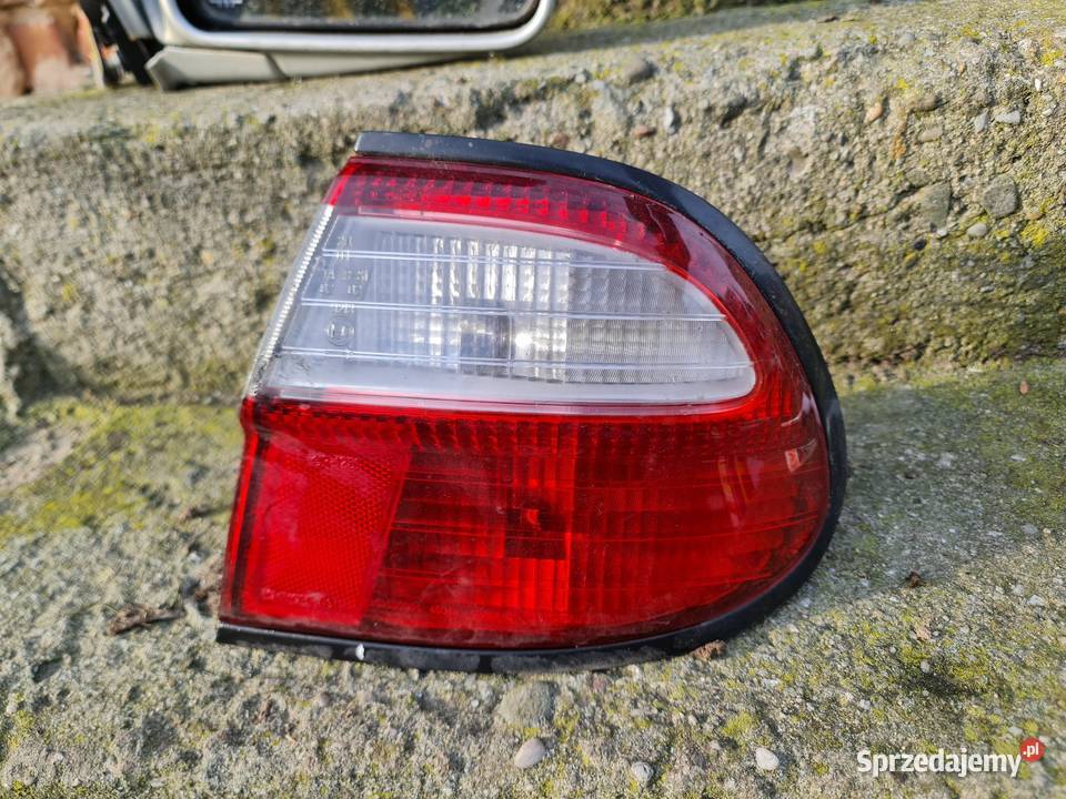 Nissan Almera lampa prawy tył Żory