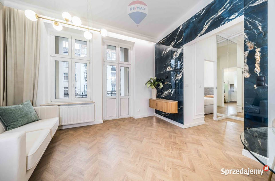 Ładne mieszkanie urządzone kamienica balkon Poznań