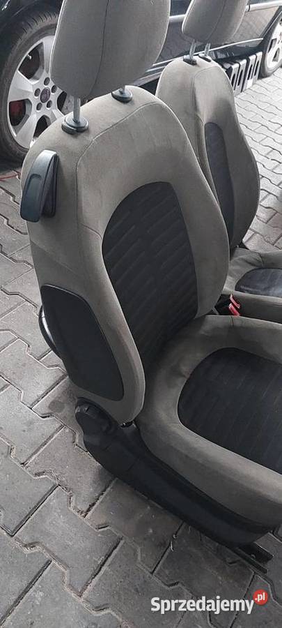 Fotele prawy lewy Fiat Grande Punto 3D Szczecin sprzedam