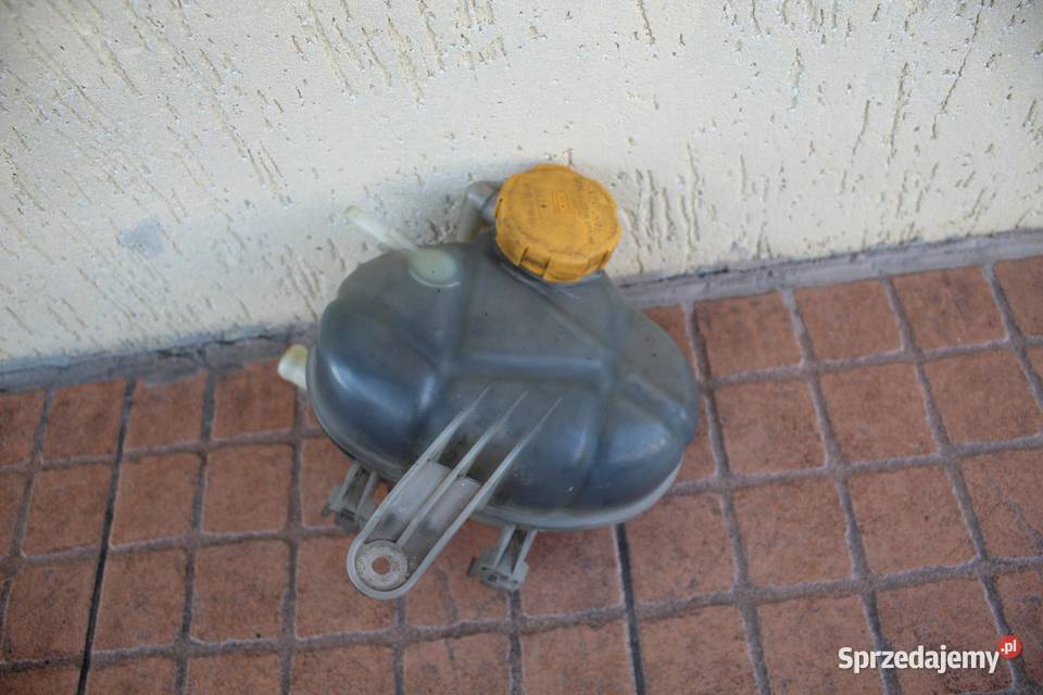 ZBIORNICZEK WYRÓWNAWCZY OPEL CORSA D 10 55702164 osobowe