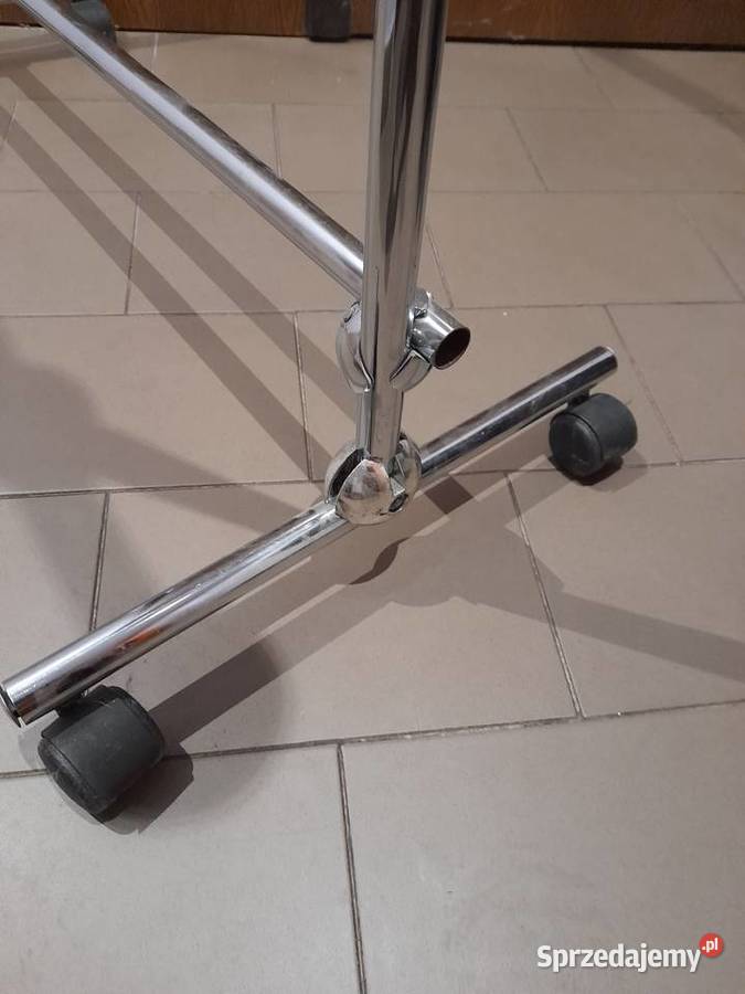 Sprzedam wieszak na ubrania na kółkach Wieszaki Poznań