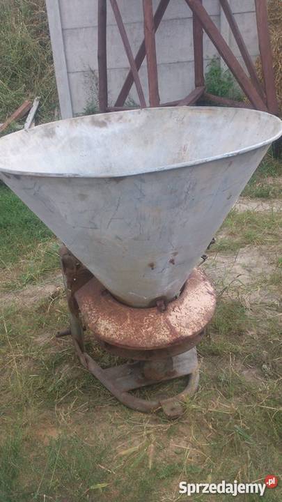 Rozsiewacz nawozu BĄK Trzemeszno