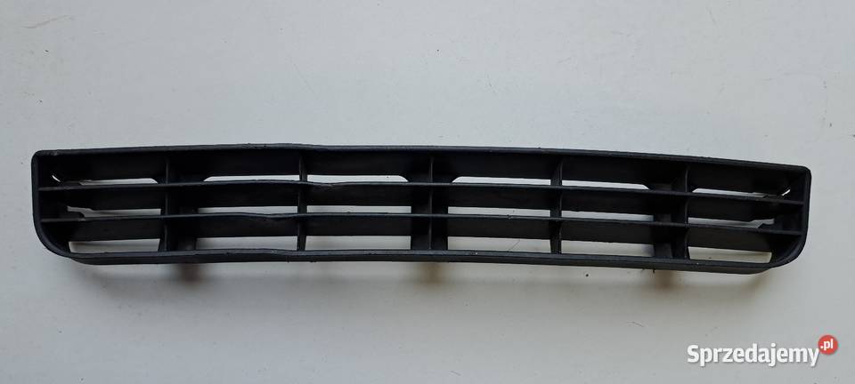Środkowa dolna kratka zderzaka 4A0807683 Audi A6 pomorskie Luzino sprzedam