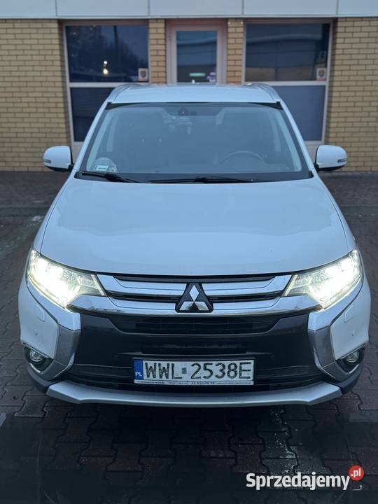 Mitsubishi Outlander 20 benzynaLPG 4x4 7osobowy wielofunkcyjna kierownica