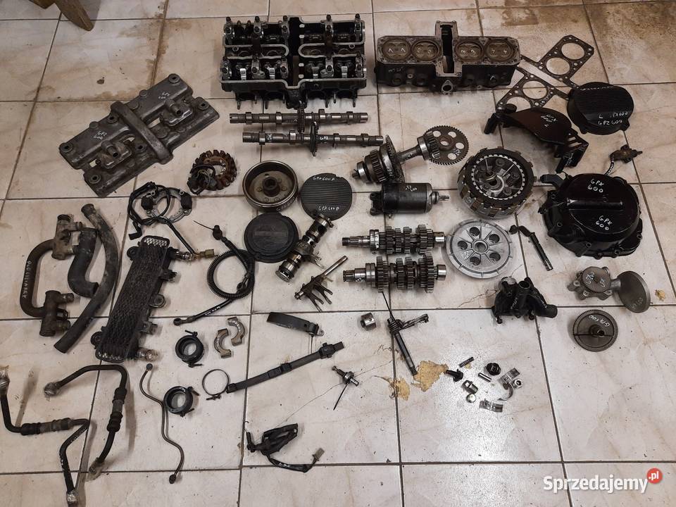 Kawasaki GPZ 600 silnik części gpx iskrownik Silniki i osprzęt Jelenia Góra