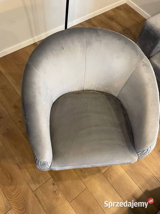 Stylowy fotel w jasnoszarym kolorze Katowice