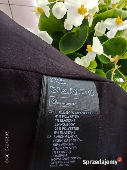 Czarna krótka dopasowana marynarka z tłoczonego Radzyń Podlaski sprzedam