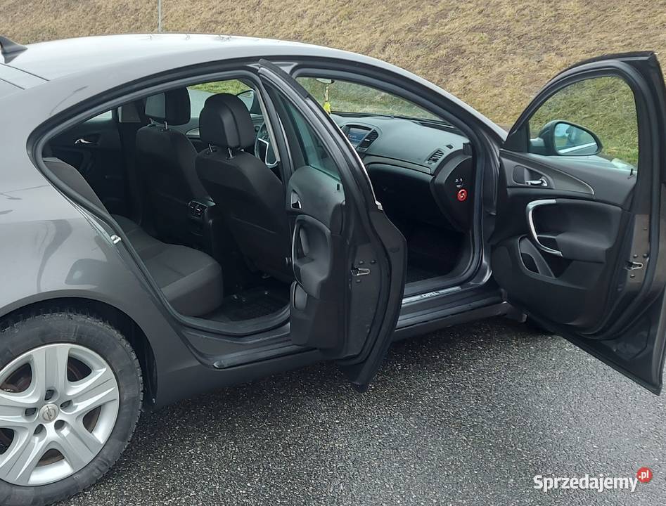 SprzedamOpel Insignia 18 benzyna hatchback 2010r sprzedam