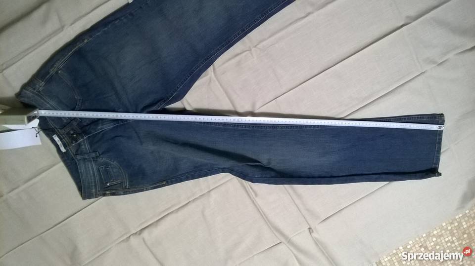 Ciemnnoniebieskie jeansy firmy GreenHouse Warszawa