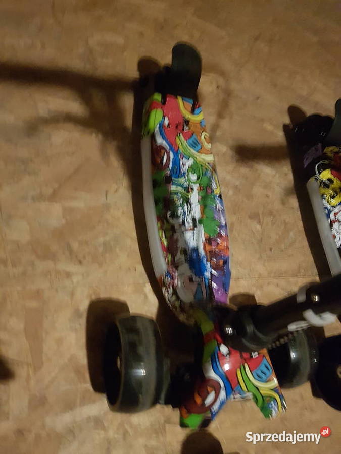 HULAJNOGA BALANSOWA CZTEROKOŁOWA KOŁA LED Rolki, wrotki i hulajnogi Głogowa sprzedam