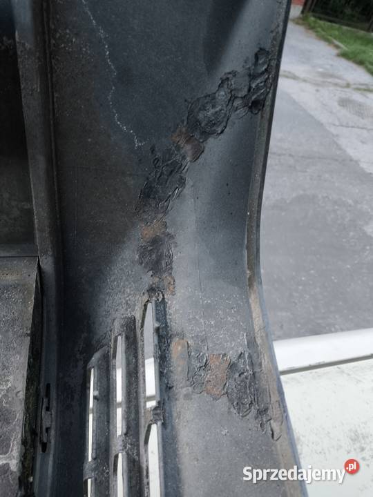 Mercedes W124 zderzak przedni szeroka listwa z
