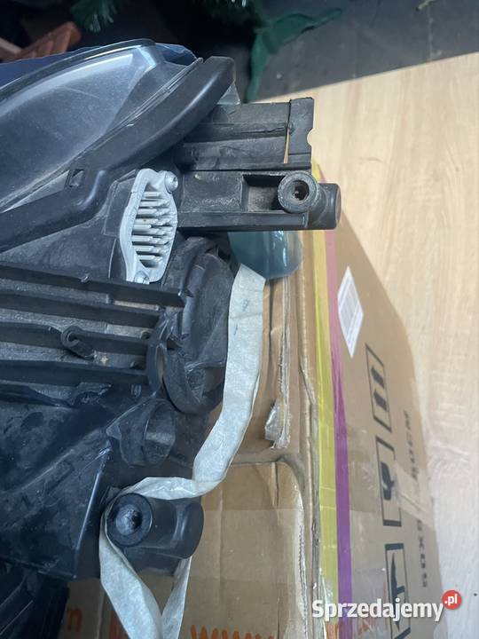 REFLEKTOR LAMPA PRAWA MERCEDES SLK AMG W172 BI Pieszyce