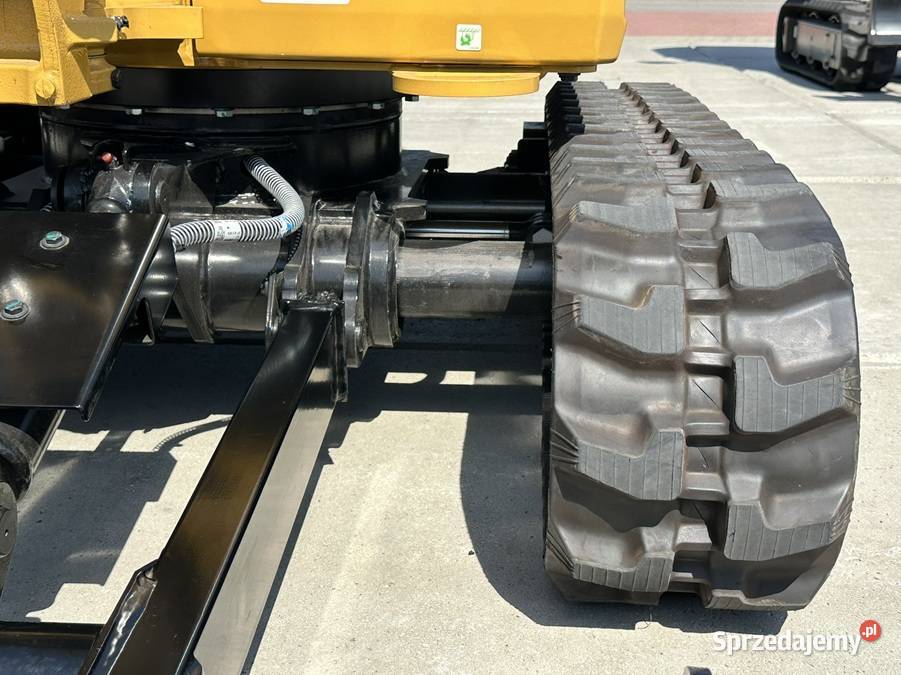 FABRYCZNIE NOWA MINIKOPARKA CATERPILLAR 3018 Tuliszków