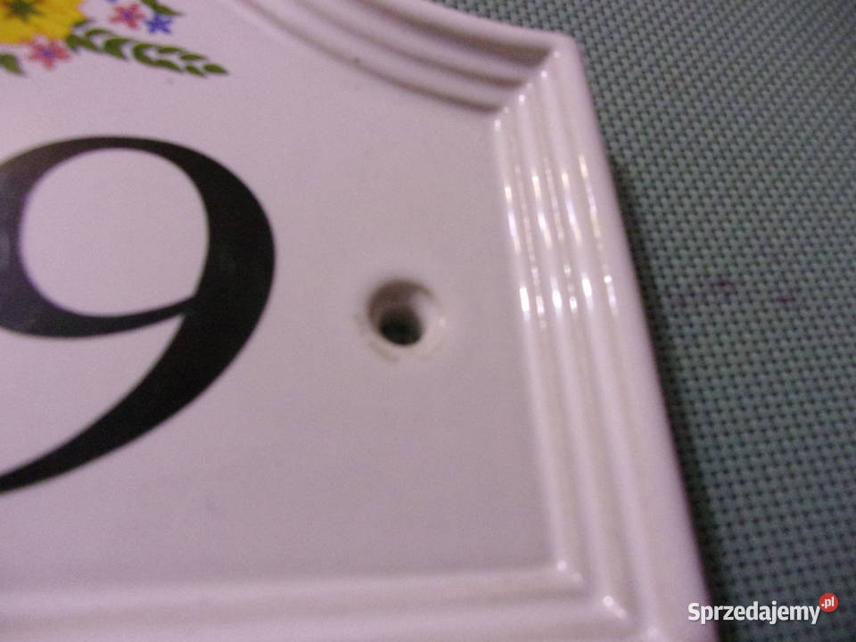 Angielski ładny szyld czytelne oznaczenie