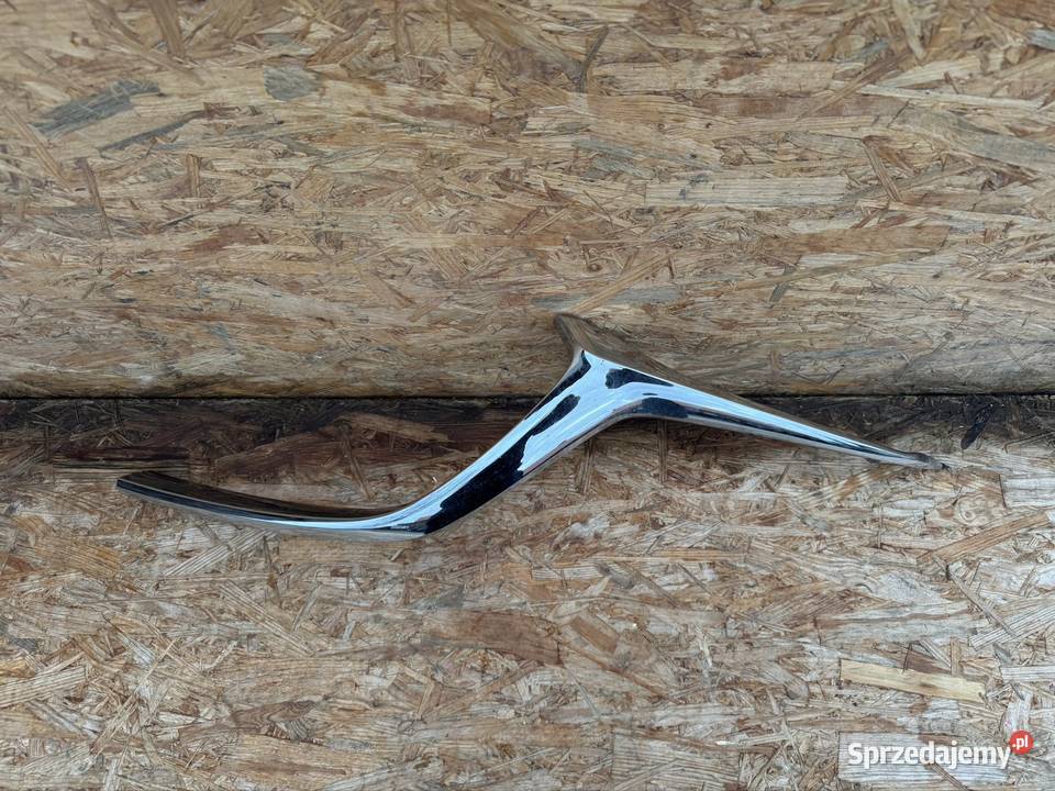 Chrom lewy lh grilla atrapy Mazda 2 19 DHM1507K1 Rok produkcji 2020 Listwy i nakładki Sieraków