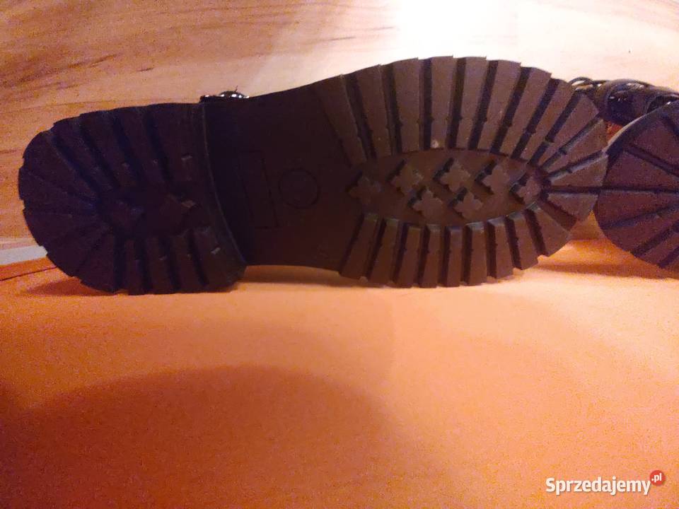 wysokie buty z klamrami Zielona Góra sprzedam