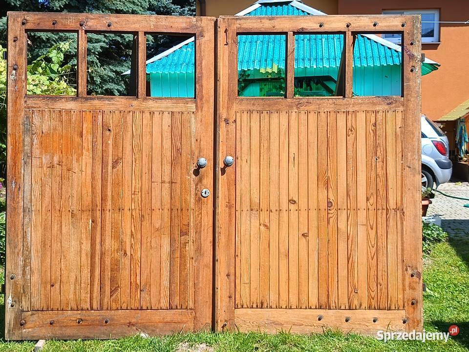 Drewniane drzwi garażowe z sosny żywicznej Drzwi zewnętrzne Osówka