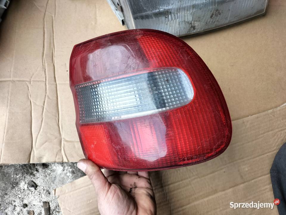 VOLVO V40 S40 LAMPA TYŁ TYLNA PRAWA lubelskie Kamień-Kolonia sprzedam