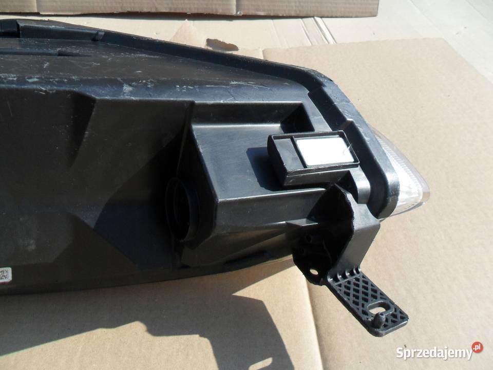 Ford Fiesta Mk8 Reflektor Prawy H1BB13W029AE Nowy Tomyśl