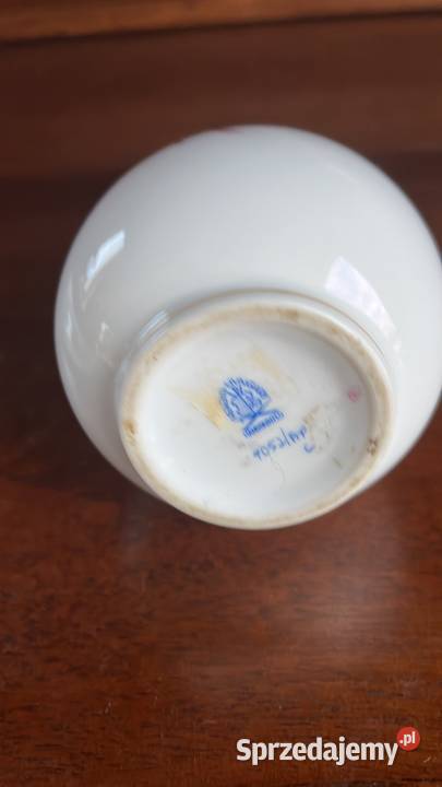 Wazon Herend Biała porcelana z dekorami w