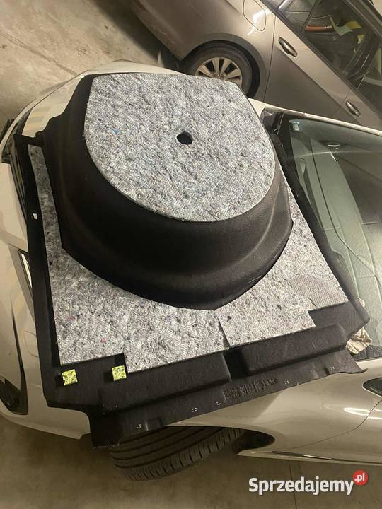 TOYOTA COROLLA E21 WYKŁADZINA BAGAŻNIKA Kraków sprzedam