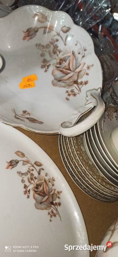 Patera C To z subtelnymi bukietem róż