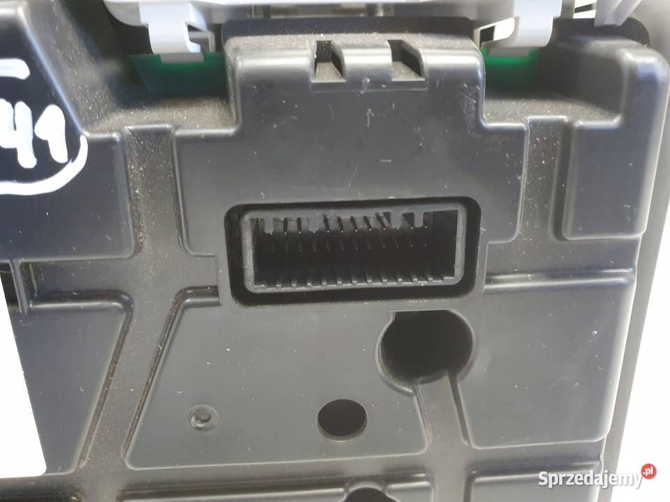 Renault Clio IV 09 TCE benzyna LICZNIK ZEGARY