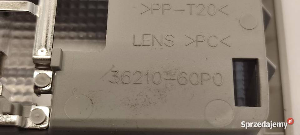 SUZUKI SX4 SCROSS LAMPKA PODSUFITKI 3621060P0