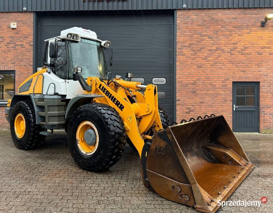 Liebherr 538 2plus1 ladowarka kolowa Warszawa