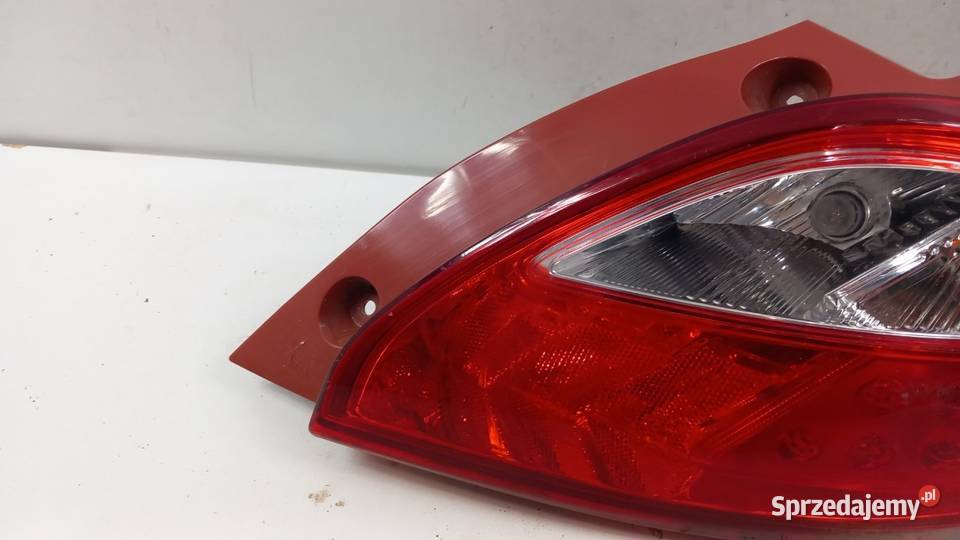 MAZDA 2 DE HB LAMPA TYŁ PRAWA Zbierkowo sprzedam