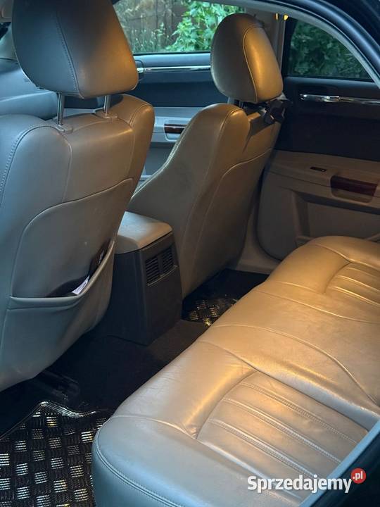 Chrysler 300c touring AWD 35 lpg możliwa zamiana asystent pasa ruchu Liw