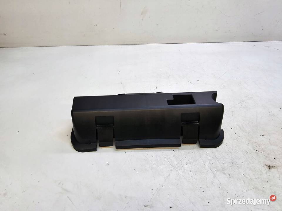 OSŁONA KLAPY BAGAŻNIKA AUDI A4 B9 8W5827569 Przystajń